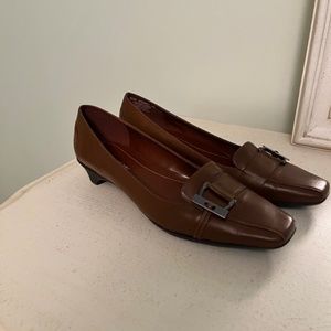 Naturalizer Brown Low Heel Pumps size 8m